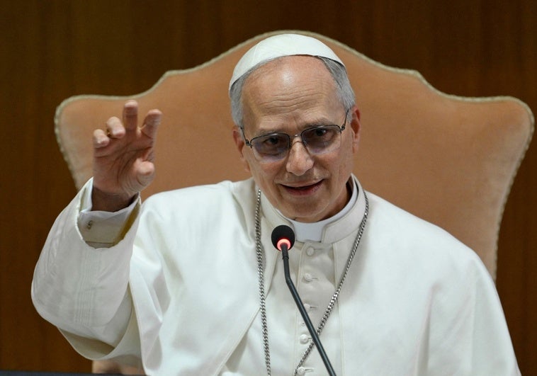 El Papa León XIV pone el pontificado en continuidad total con Francisco en  su primer encuentro con los cardenales