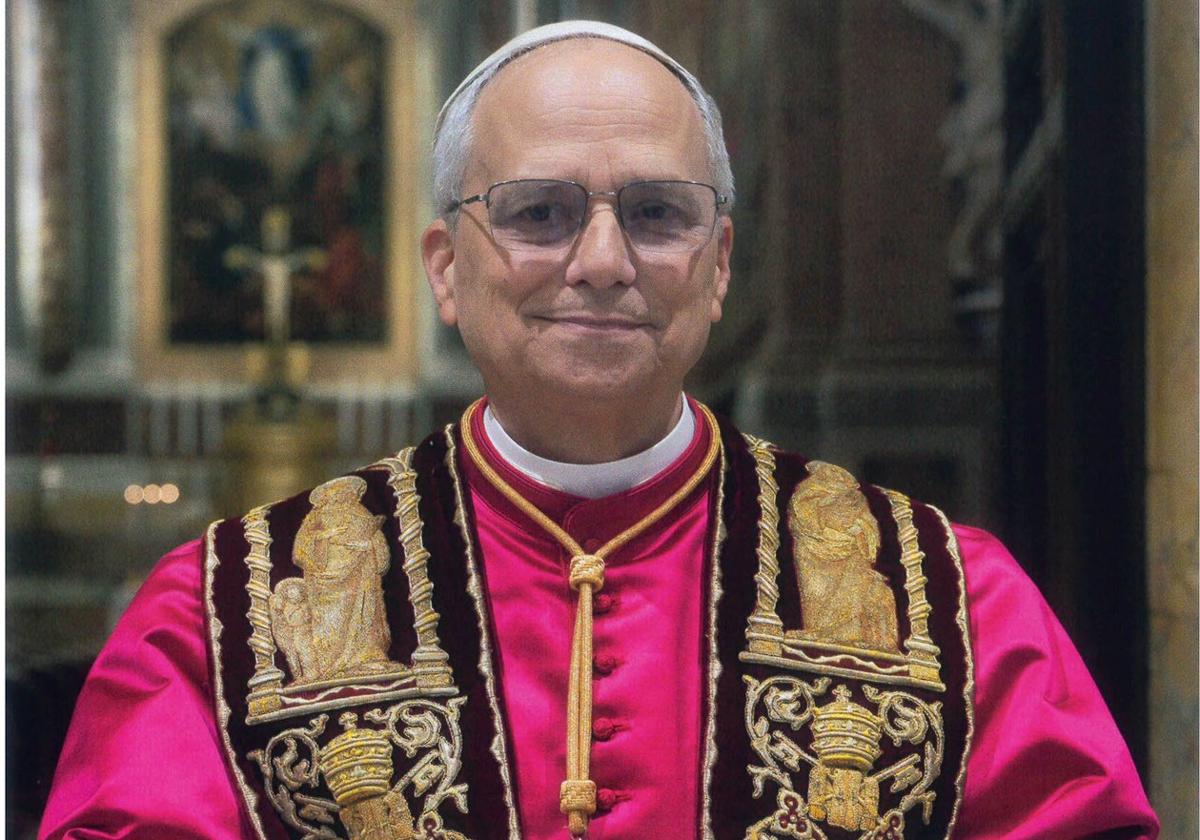 El Vaticano revela el primer retrato oficial de León XIV