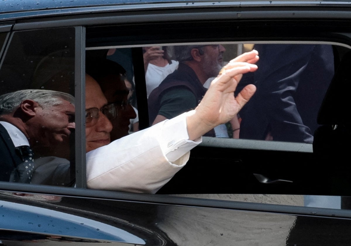 El Papa León fue ayer a la comunidad de los agustinos en coche para despedirse