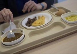 Consumo regulará la alimentación en hospitales y residencias para que sea saludable y nutritiva