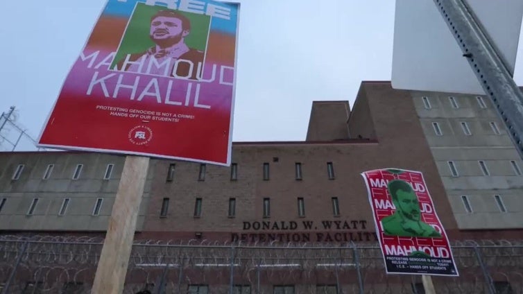 Protesta frente al centro de detención de ICE en Central Falls, Rhode Island