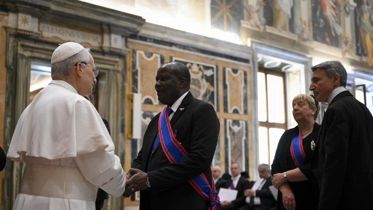 El Papa propone a los gobiernos invertir «sobre todo» en la familia fundada en la unión estable entre el hombre y la mujer