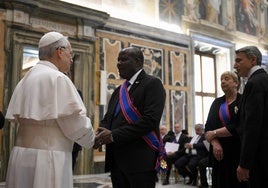 El Papa propone a los gobiernos invertir «sobre todo» en la familia fundada en la unión estable entre el hombre y la mujer