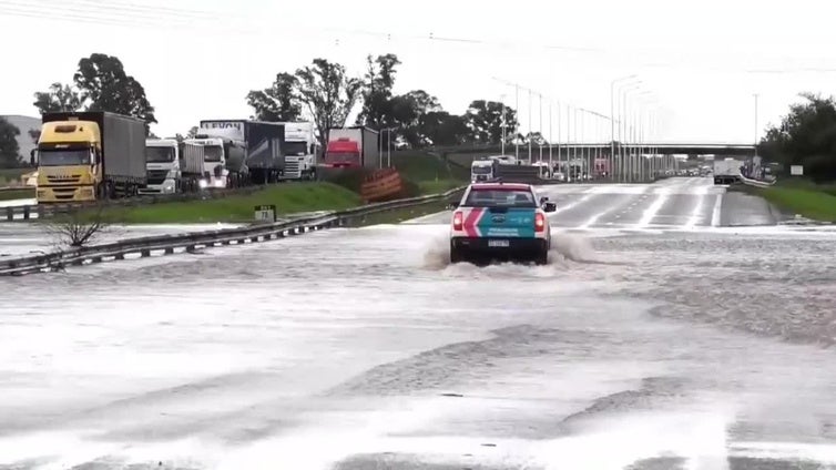 Temporal en Buenos Aires: 400 milímetros de agua en tres días y unos 2.000 evacuados