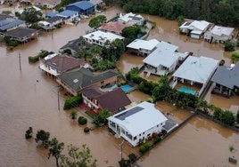 Al menos tres muertos y 50.000 personas aisladas por las lluvias torrenciales en Australia