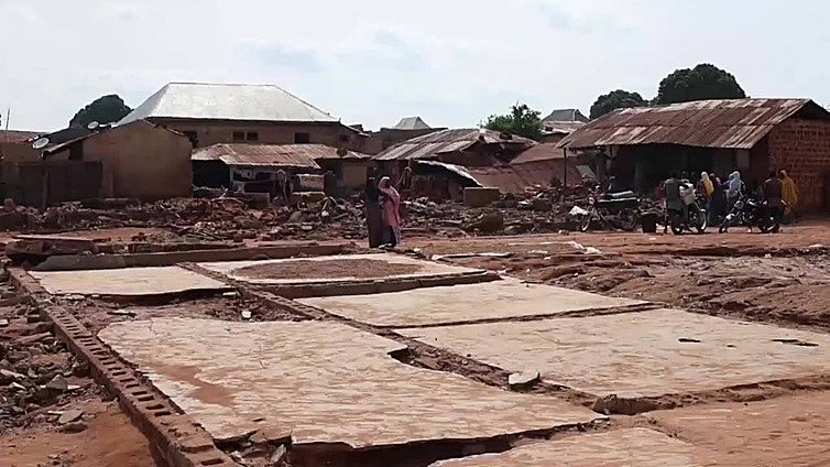 Mueren al menos 158 personas por las graves inundaciones en el oeste de Nigeria