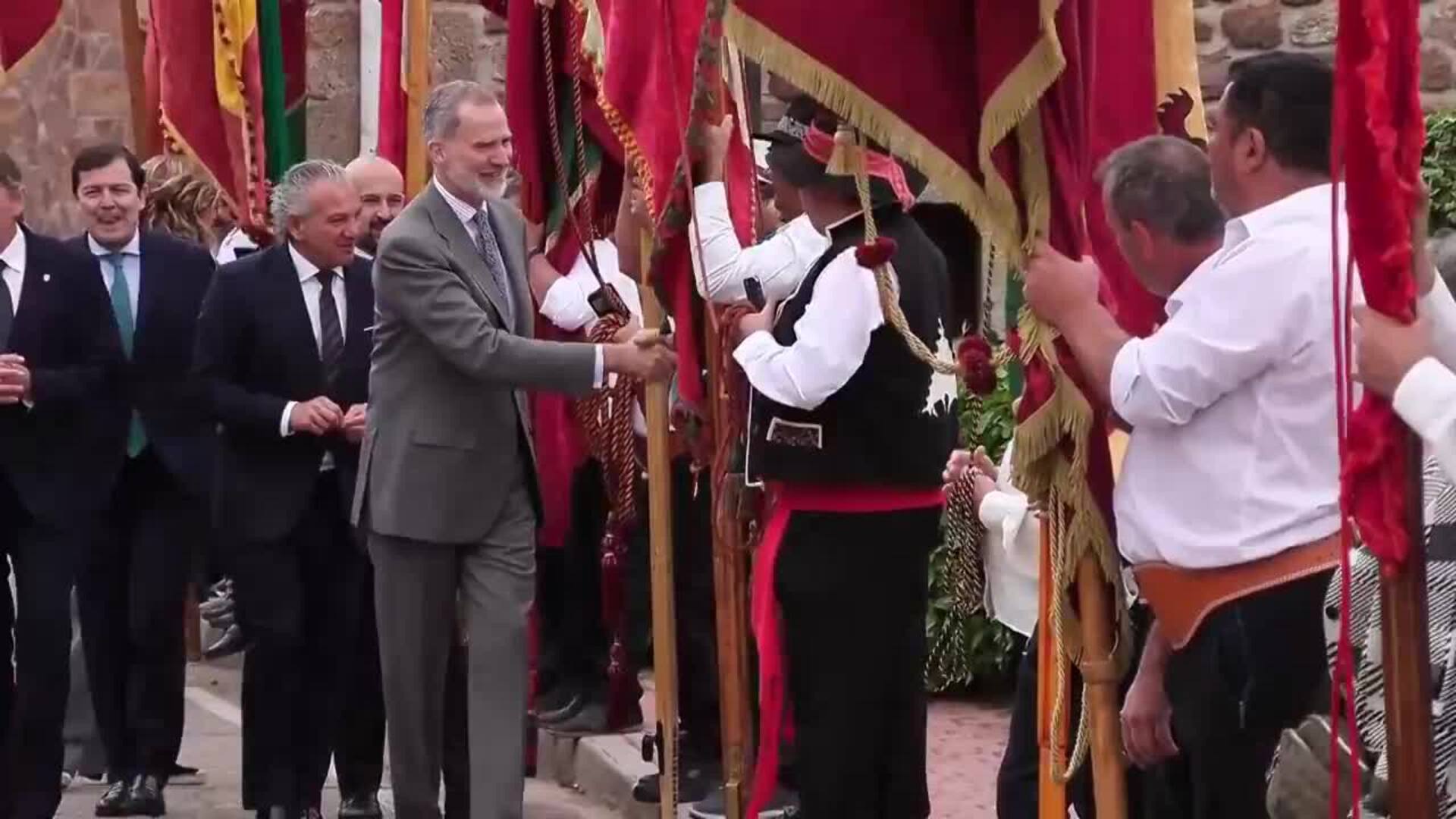 Brañosera, cuna del municipalismo, muestra a los reyes las bondades de la España rural