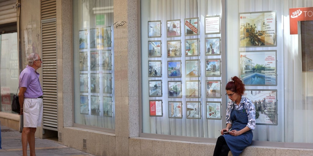 La pobreza cae en españa a su nivel más bajo en la última década