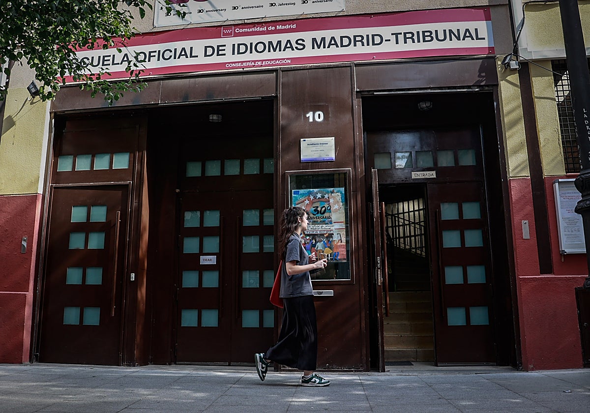 Entrada de una de las Escuelas Oficiales de Idiomas de la Comunidad de Madrid
