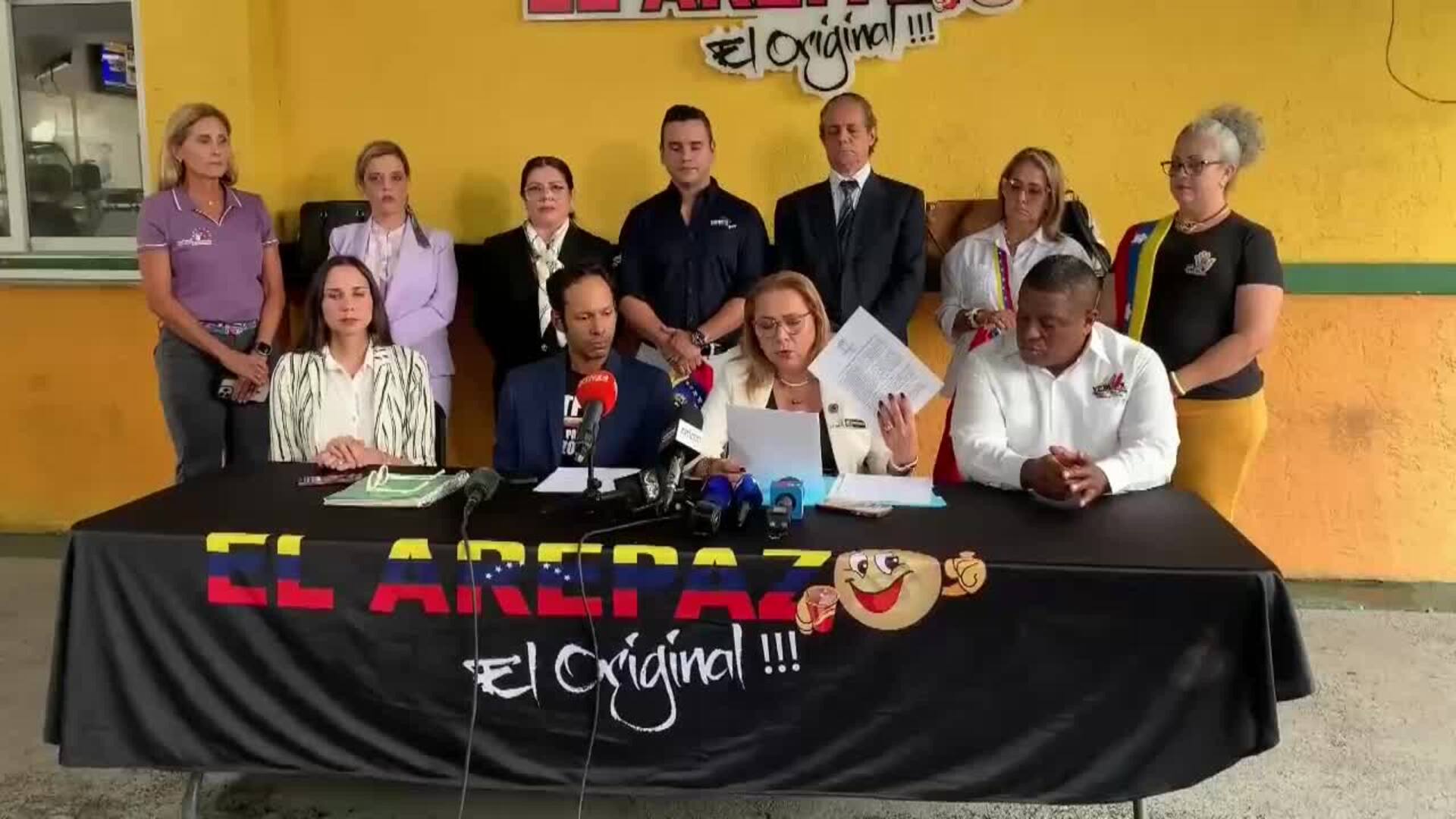 Venezolanos denuncian estar entre la espada y la pared por persecución en Venezuela y EEUU