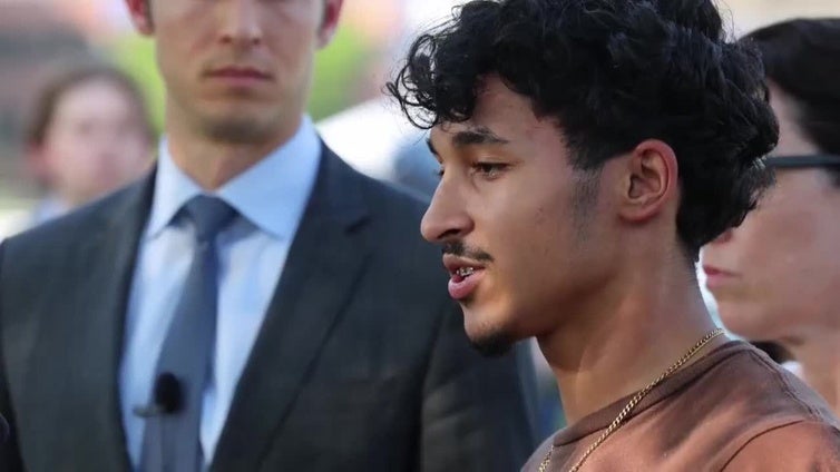 Inmigración libera a un joven estudiante brasileño arrestado tras una práctica de voleibol