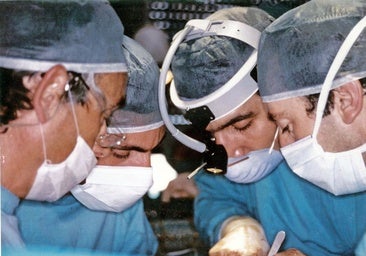 40 años del primer trasplante de hígado infantil: «Refrescábamos al niño con hielo y un ventilador»