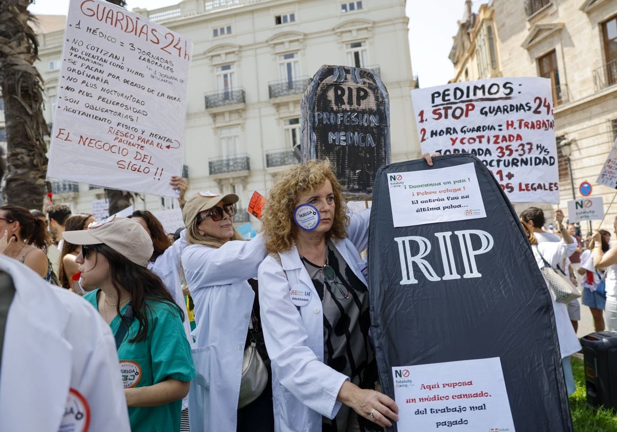 Médicos valencianos participan en la huelga