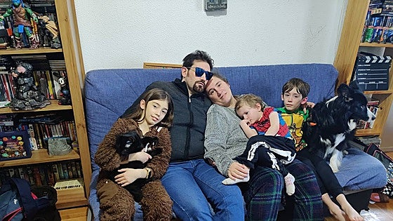 La carrera de obstáculos de una familia devastada por la ataxia SCA7: «Estamos solos contra el mundo»