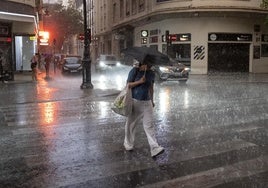 La Aemet avisa a estas comunidades de España de la llegada de tormentas el fin de semana
