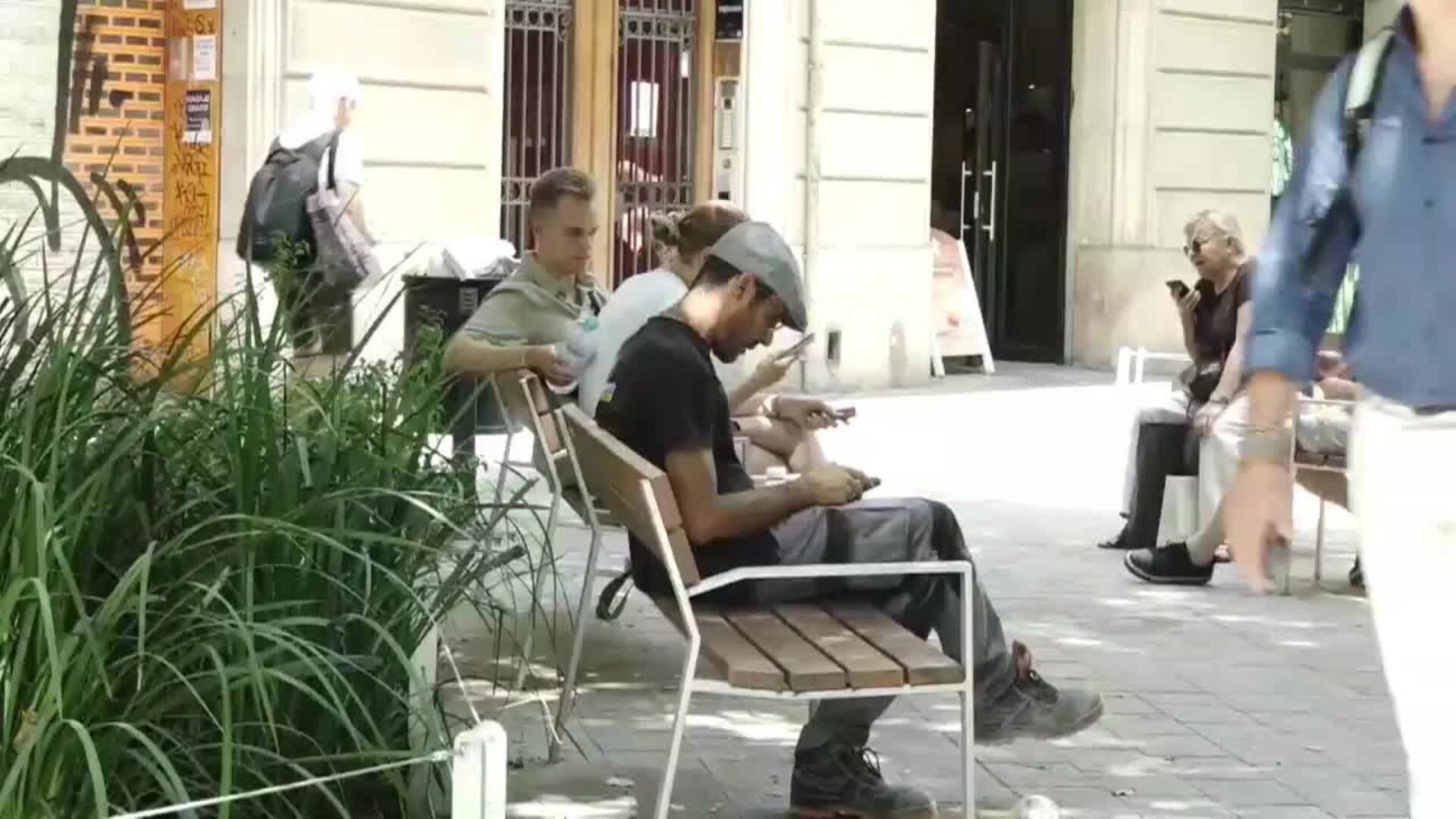 Barcelona activa la alerta por calor intenso y refuerza la atención a población vulnerable