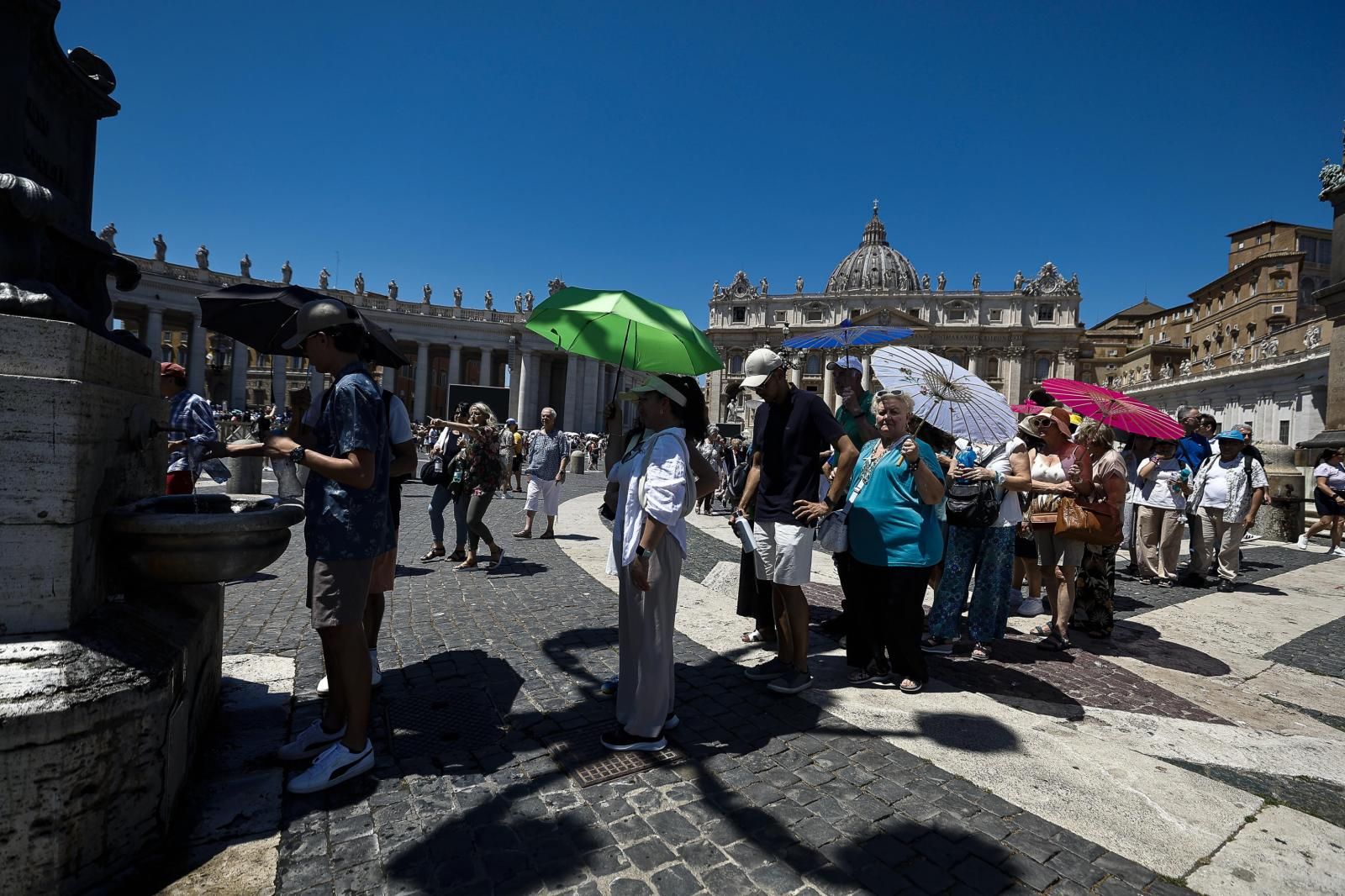 Cola en las fuentes del Vaticano.