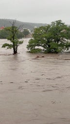 Al menos 52 muertos, entre ellos 15 niños, en una riada en Texas