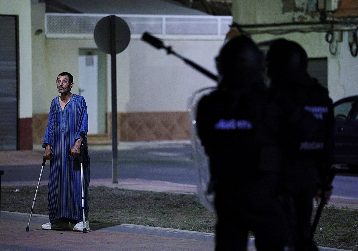 El blindaje policial no evitó la violencia por tercera noche consecutiva en Torre Pacheco