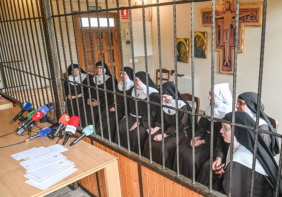 Rueda de prensa posterior a la vista por el desahucio de las exmonjas de Belorado