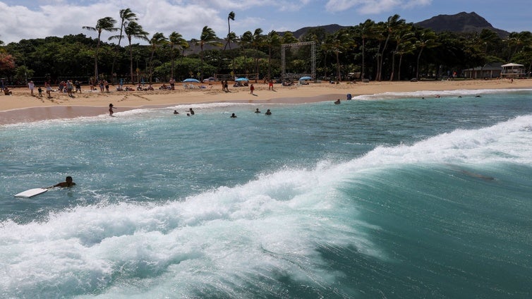 De la evacuación al alivio: El Pacífico vuelve progresivamente a la calma tras la rebaja de las alertas de tsunami