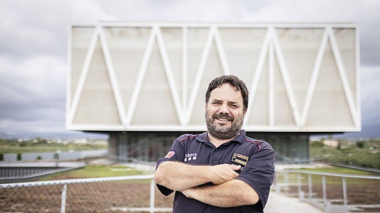 Marc Castellnou, en la sede del 112 en Reus (Tarragona)