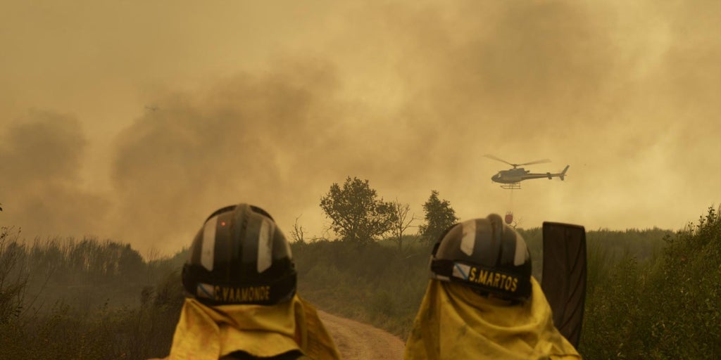 El fuego no cesa en Galicia, con comportamientos «anómalos» en Castilla y León y pronóstico desfavorable en Extremadura