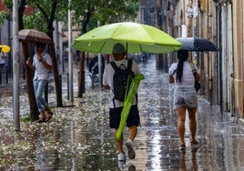 La Aemet avisa este viernes de una alerta por fuertes lluvias, tormentas y oleaje: las ocho provincias afectadas