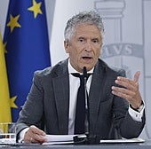 El Gobierno declara zonas catastróficas en 16 comunidades y ridiculiza el plan antiincendios de Feijóo