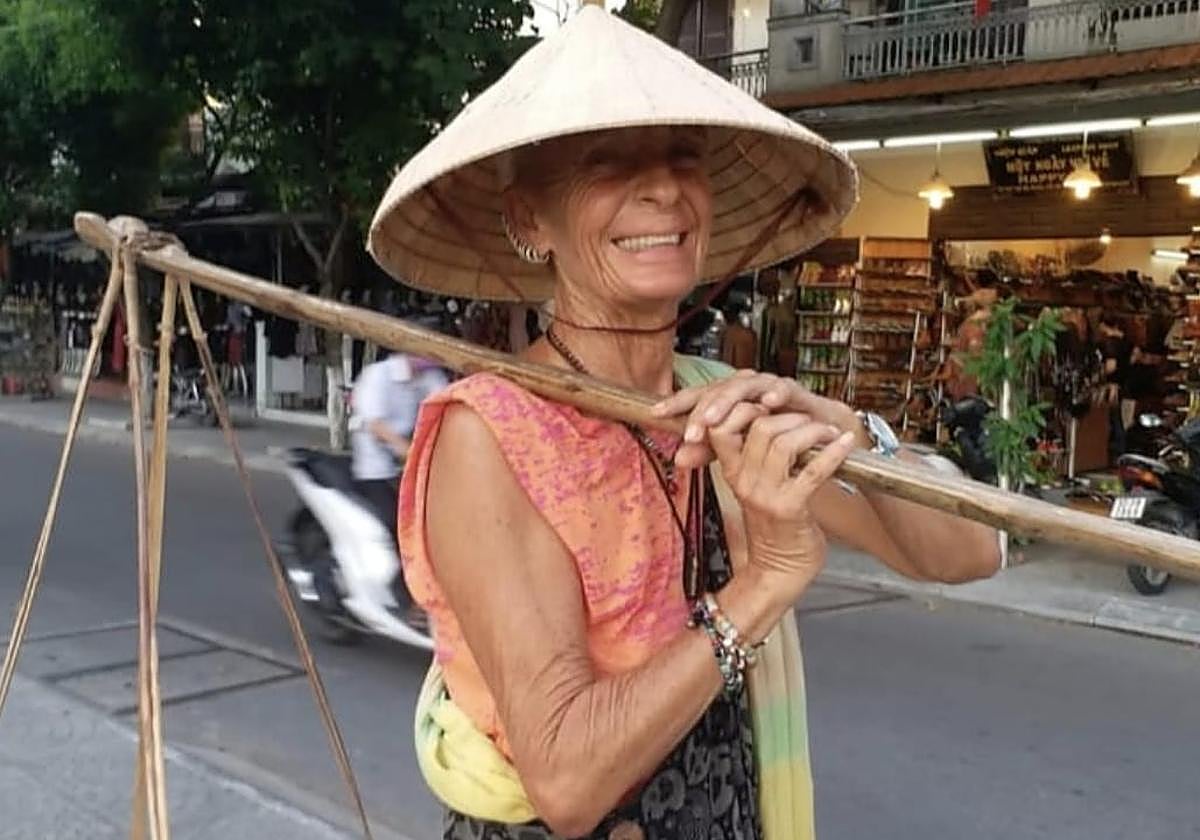 Fotografía facilitada por el engtorno de la familia de la ferrolana de 72 años desaparecida hace unos dos meses en Indonesia, María Matilde Muñoz Cazorla, Mati.