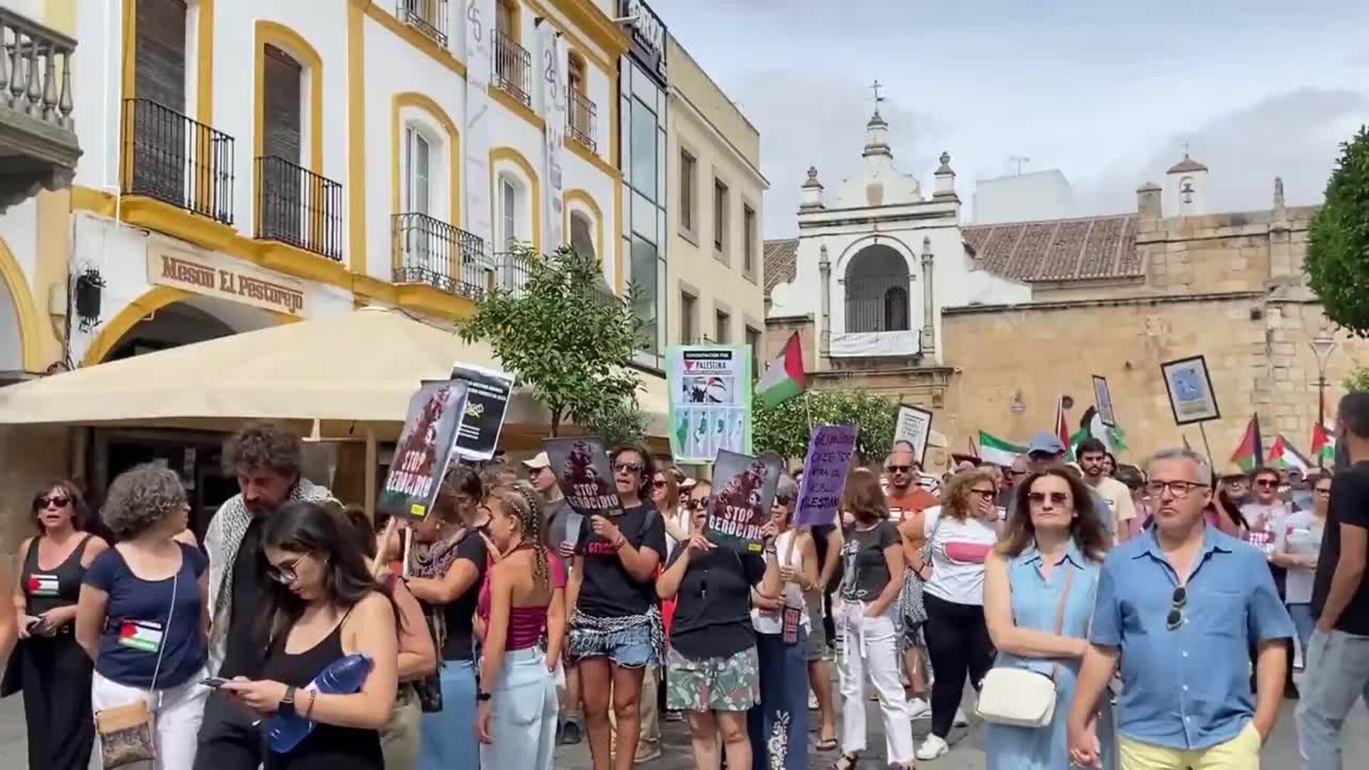 Alrededor de 200 personas se concentran en Mérida para respaldar la ...