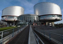 La Justicia europea rechaza dar por válido un «contrato amo-perra» firmado entre sadomasoquistas