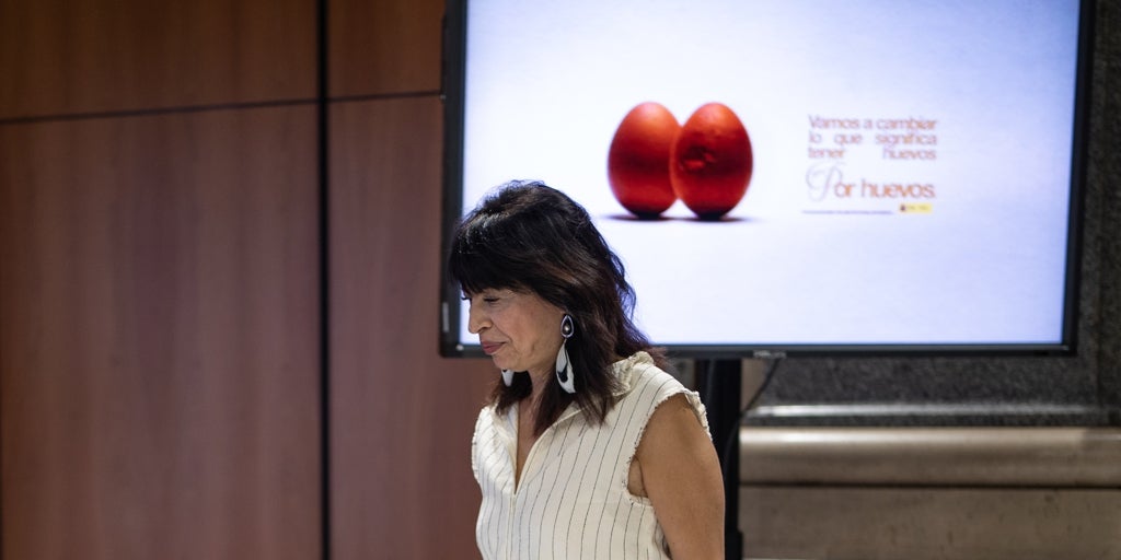 «Por huevos», la nueva campaña de Igualdad para acabar con la expresión «rancia de testosterona»
