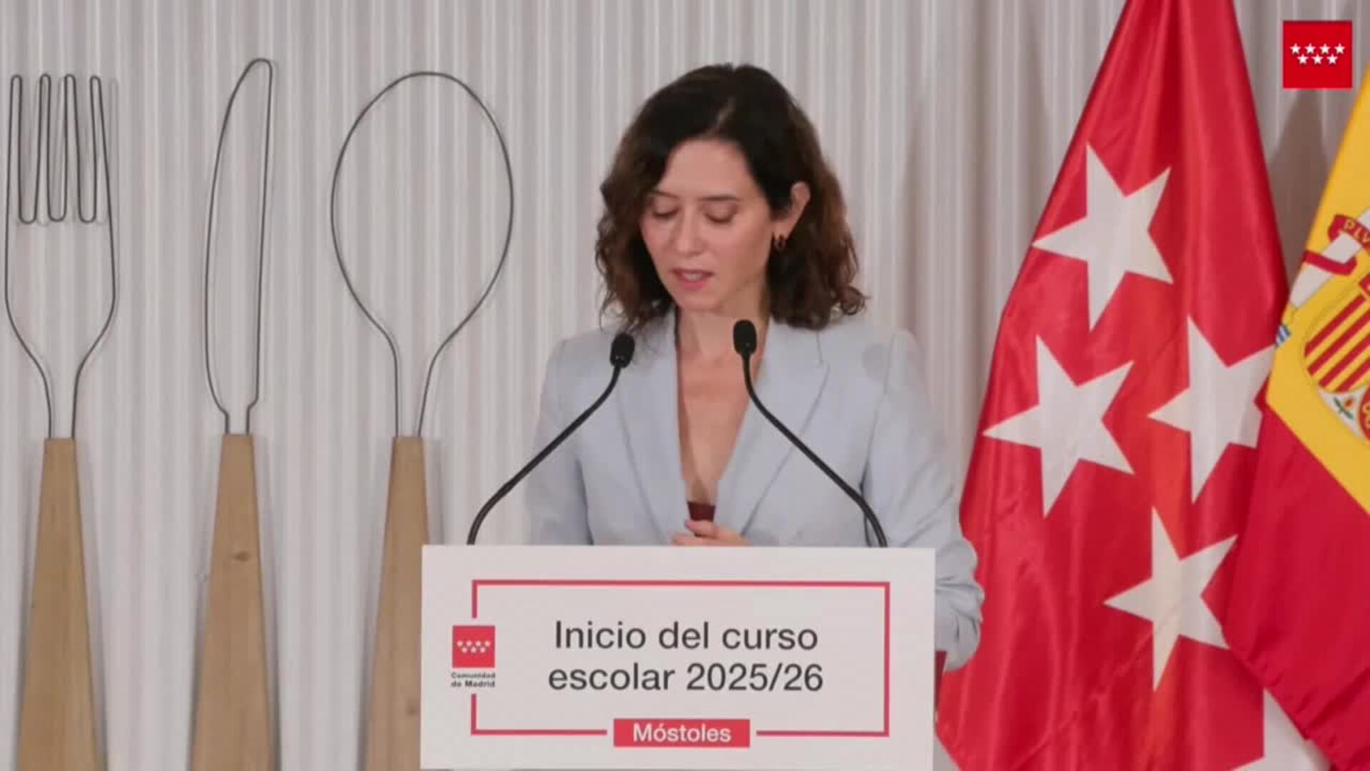 Ayuso lanza un &quot;plan de rescate&quot; de Matemáticas y plantea que jubilados puedan dar clase