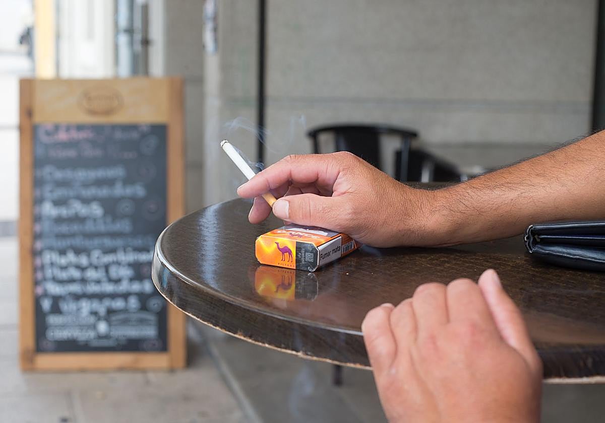 ¿Cuándo entrará en vigor la nueva ley antitabaco? ¿Cuáles serán las multas por fumar en zonas no permitidas?