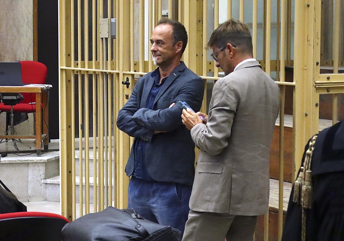 El exmarido de Juana Rivas, este jueves, en el primer día de juicio en el Tribunal de Cagliari