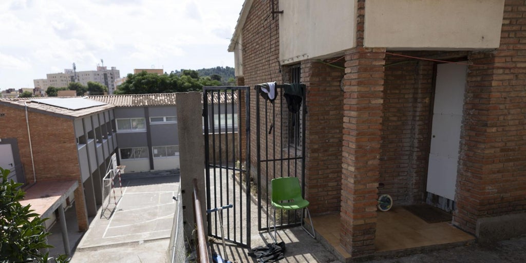Okupas en el patio de una escuela: «El primer día de clases los encontramos instalados en la caseta del conserje»