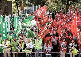 Los sindicatos declaran la guerra a Mónica García a las puertas de su ministerio por el Estatuto Marco
