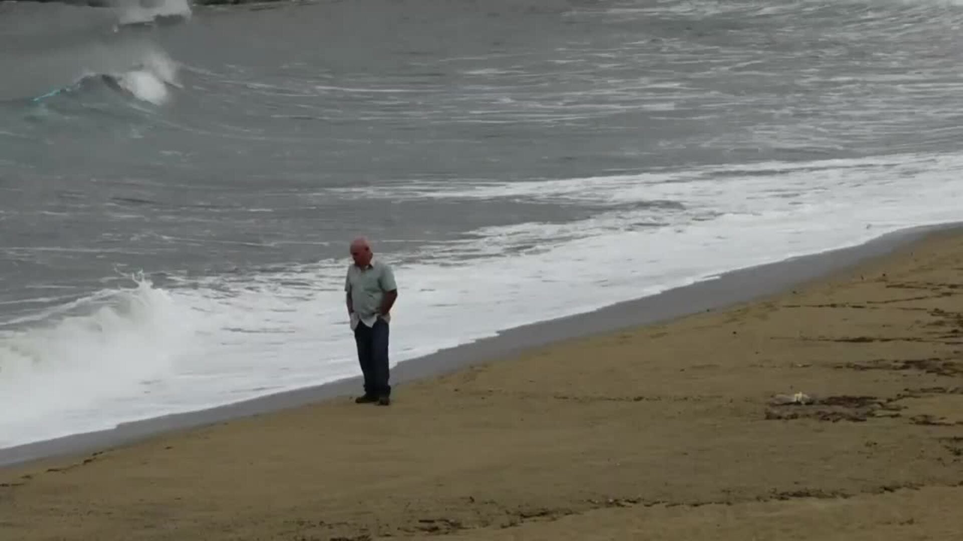 Domingo con cielos nublados y lloviznas en Barcelona