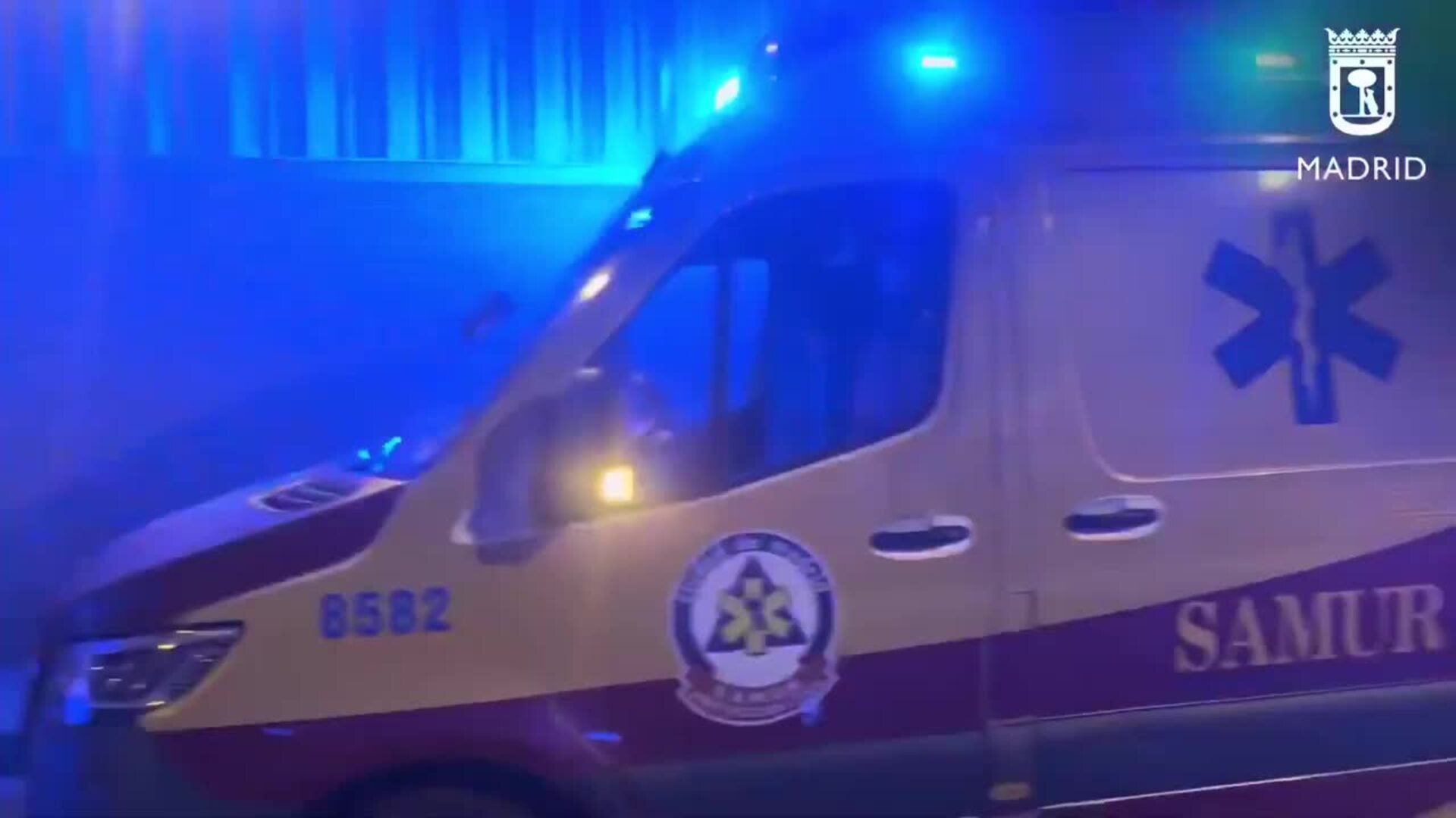 Tres heridos en una colisión entre dos turismos en un túnel de la capital madrileña