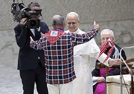 Gitanos españoles cantan al Papa y lo invitan a las cuevas del Sacromonte