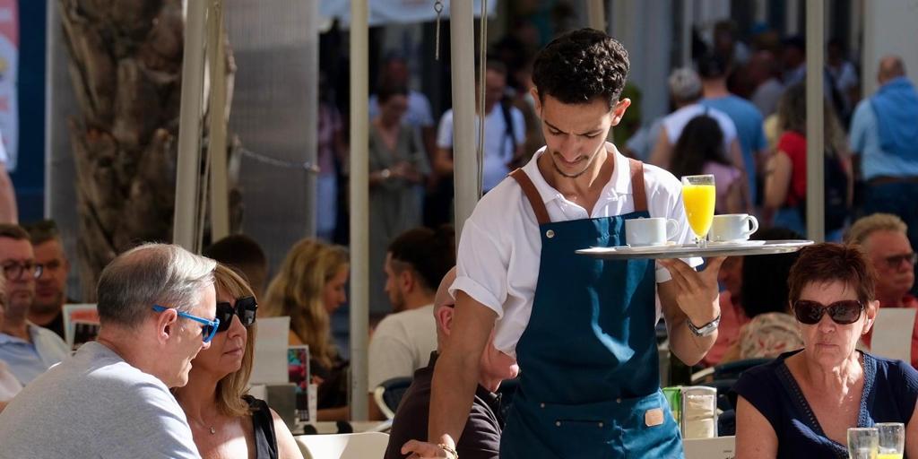 Los españoles apuestan por el horario de verano pero los expertos en salud prefieren el de invierno: ¿cuál es mejor si acabamos con el cambio de hora?