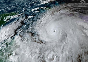 El huracán Melissa, el más violento registrado en el Atlántico, atraviesa Jamaica con vientos de 300 km/h