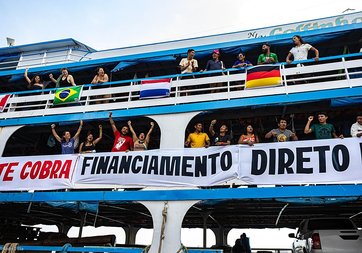 Los jóvenes de la Alianza de Pueblos por el Clima, en el barco rumbo a la Cumbre