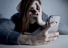 Más de un tercio de los jóvenes confiesa haber recibido propuestas para vender contenido íntimo