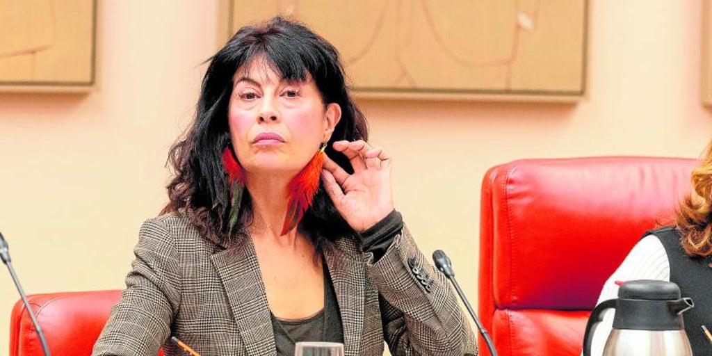 25N: El feminismo vuelve a marchar dividido en las manifestaciones contra la violencia de género