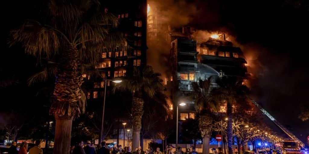 Catorce edificios tienen la fachada inflamable como la de Campanar y el hospital de Cartagena