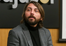 Agria bronca en la presentación del libro de Soto Ivars con cruce de insultos entre asistentes y feministas