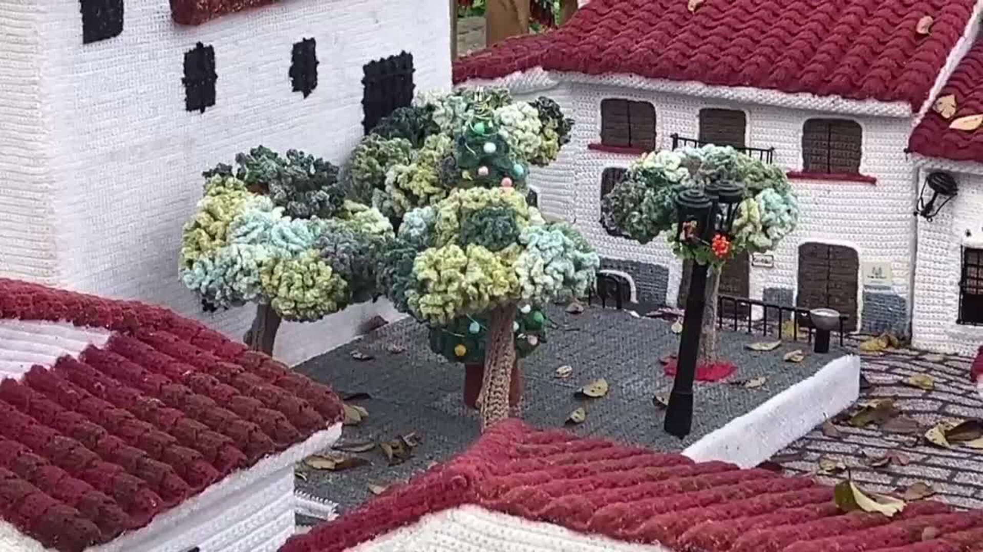 Castaño del Robledo, el pueblo más sostenible en Navidad por sus adornos de ganchillo