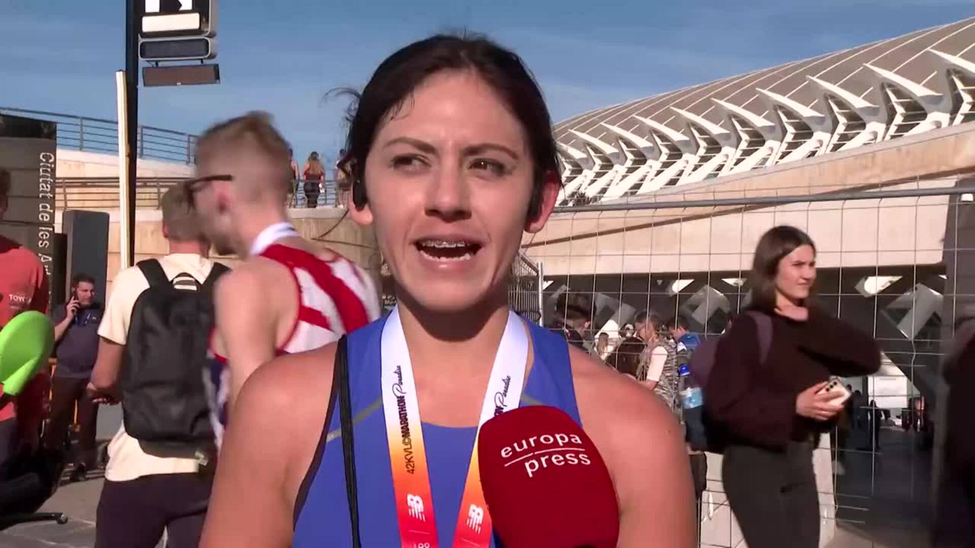 Ambientazo en la Maratón de Valencia 2025: &quot;La animación es increíble&quot;